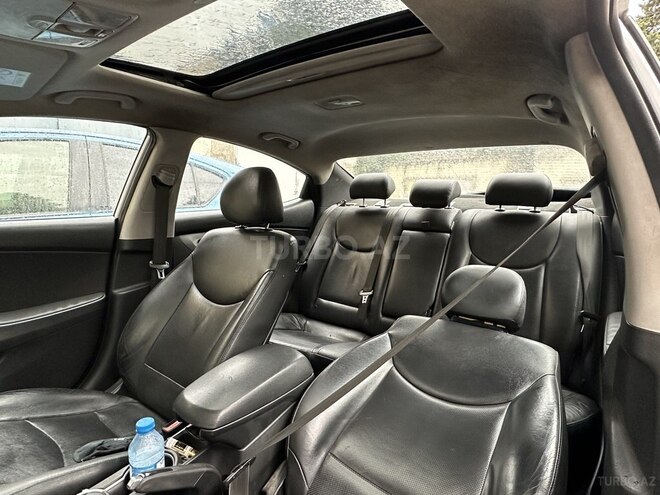 Hyundai Elantra 2015, 182,000 km - 1.8 l - Bakı