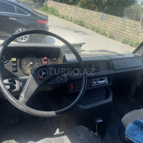 Mercedes 208 D 1989, 720,000 km - 2.3 л - Bakı