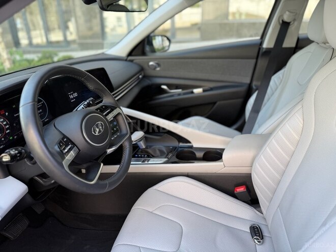 Hyundai Elantra 2023, 13,000 km - 1.6 л - Bakı