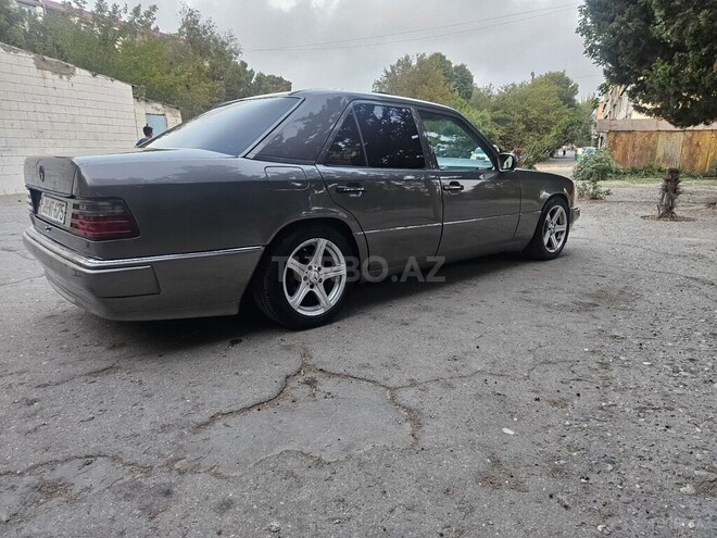 Mercedes E 230 1988, 386,000 km - 2.3 л - Sumqayıt