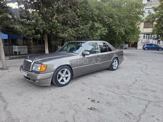 Mercedes E 230 1988, 386,000 km - 2.3 л - Sumqayıt