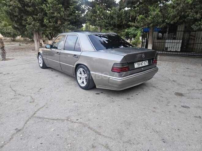 Mercedes E 230 1988, 386,000 km - 2.3 л - Sumqayıt