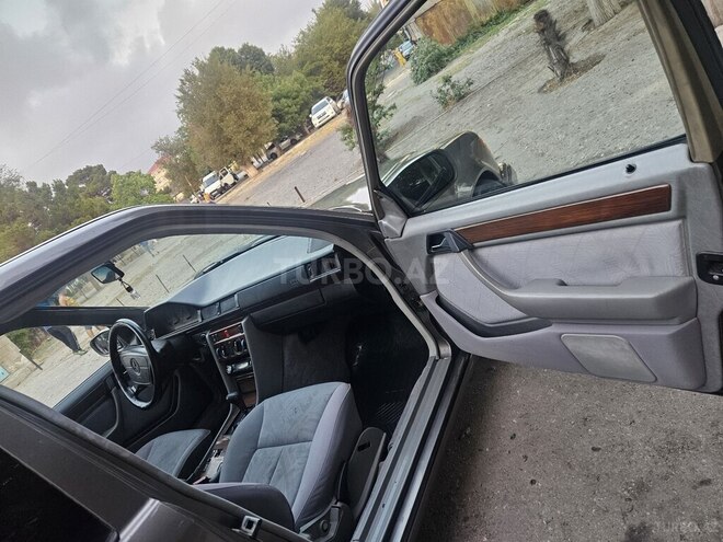 Mercedes E 230 1988, 386,000 km - 2.3 л - Sumqayıt