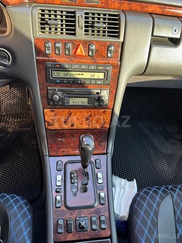 Mercedes E 240 1999, 435,327 km - 2.4 l - Bakı
