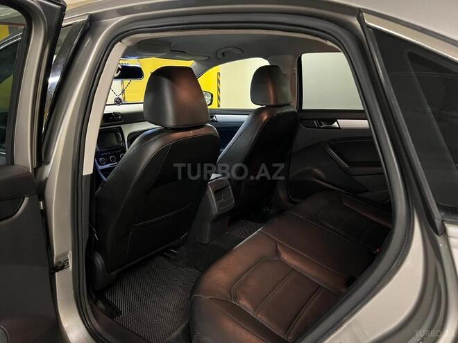 Volkswagen Passat 2012, 300,000 km - 2.5 л - Gəncə