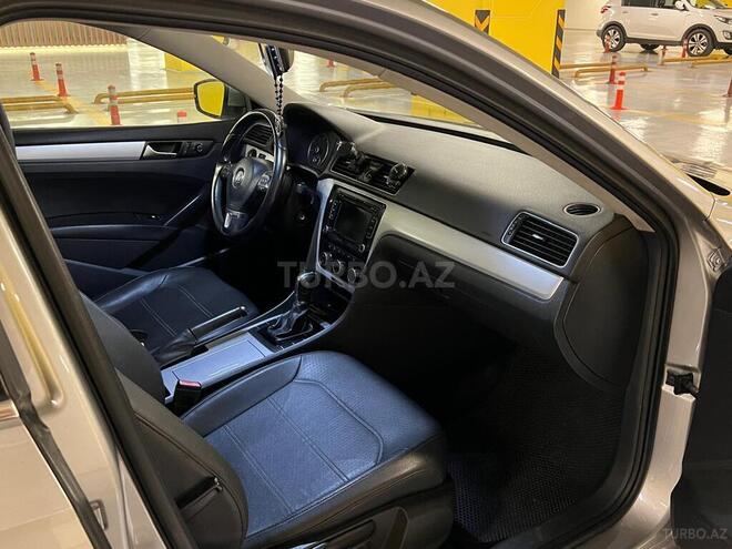 Volkswagen Passat 2012, 300,000 km - 2.5 л - Gəncə