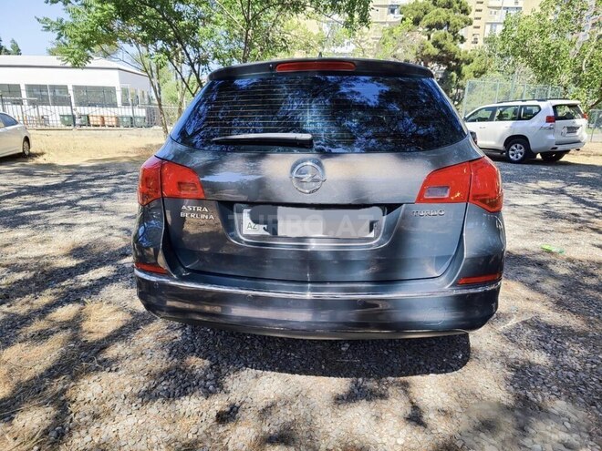 Opel Astra 2013, 231,000 km - 1.4 л - Bakı