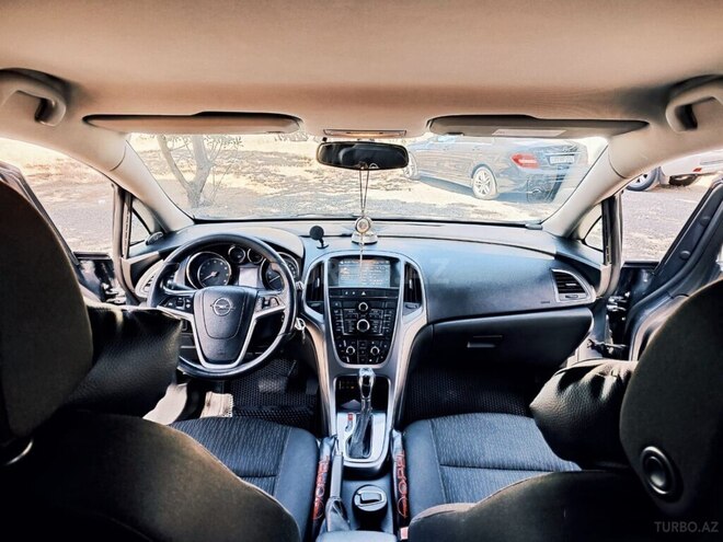 Opel Astra 2013, 231,000 km - 1.4 л - Bakı