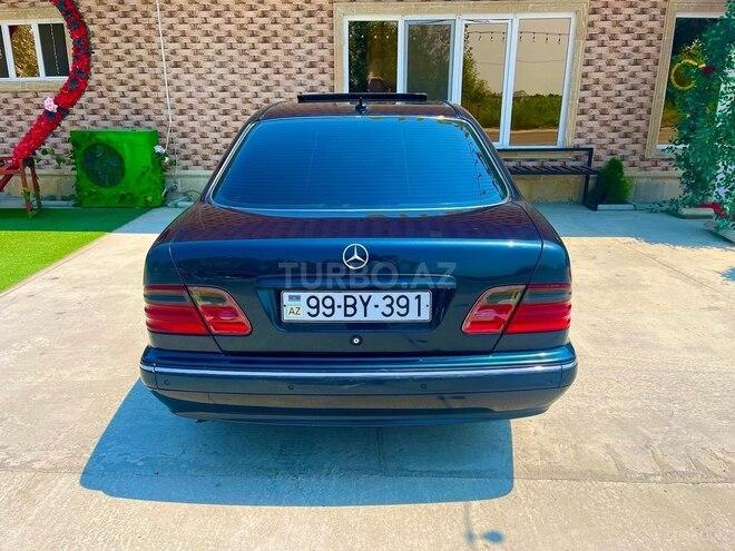 Mercedes E 280 1999, 384,000 km - 2.8 l - Salyan