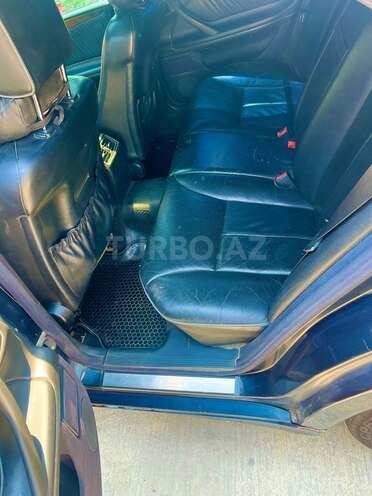 Mercedes E 280 1999, 384,000 km - 2.8 l - Salyan