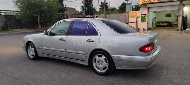 Mercedes E 240 1998, 425,000 km - 2.4 l - Bakı
