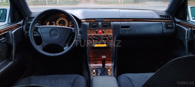 Mercedes E 240 1998, 425,000 km - 2.4 l - Bakı