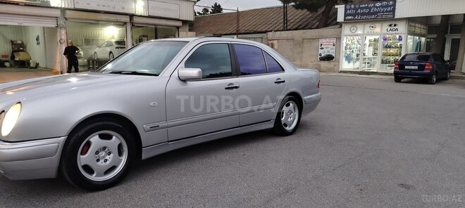 Mercedes E 240 1998, 425,000 km - 2.4 l - Bakı