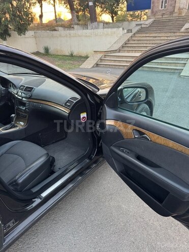 Mercedes E 220 d 2007, 358,000 km - 2.2 l - Qazax