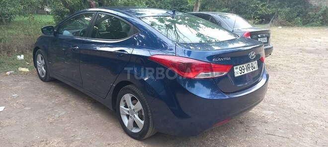 Hyundai Elantra 2012, 278,000 km - 1.8 l - Xudat