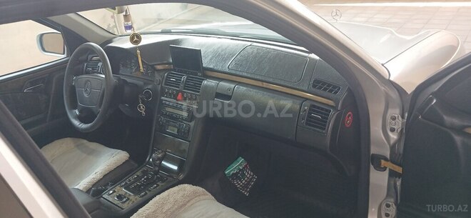 Mercedes E 240 1998, 420,886 km - 2.4 l - Gəncə