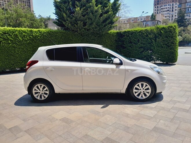 Hyundai i20 2012, 211,250 km - 1.4 l - Bakı