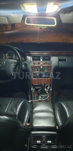 Mercedes E 280 1996, 352,842 km - 2.8 l - Cəlilabad