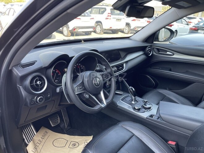 Alfa Romeo Stelvio 2017, 50,000 km - 2.0 l - Bakı