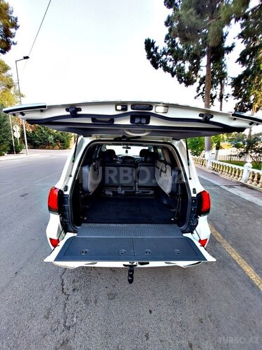Toyota Land Cruiser 2011, 115,000 km - 4.0 л - Salyan