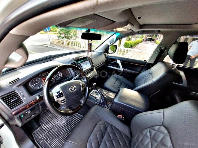 Toyota Land Cruiser 2011, 115,000 km - 4.0 л - Salyan