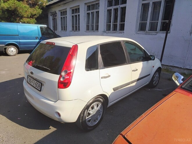Ford Fiesta 2005, 269,000 km - 1.4 l - İsmayıllı
