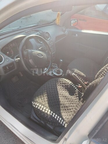 Ford Fiesta 2005, 269,000 km - 1.4 l - İsmayıllı