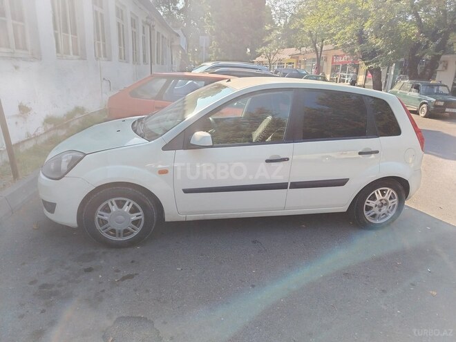 Ford Fiesta 2005, 269,000 km - 1.4 l - İsmayıllı