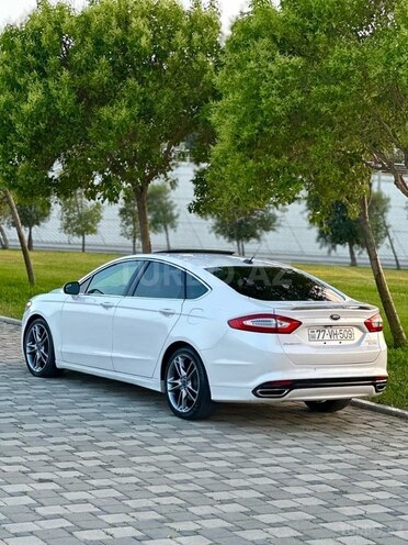 Ford Fusion (North America) 2015, 132,000 km - 2.0 л - Bakı