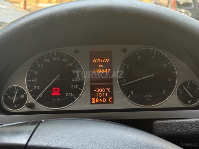 Mercedes B 180 2010, 119,647 km - 1.7 л - Bakı