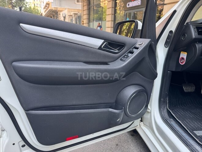 Mercedes B 180 2010, 119,647 km - 1.7 л - Bakı