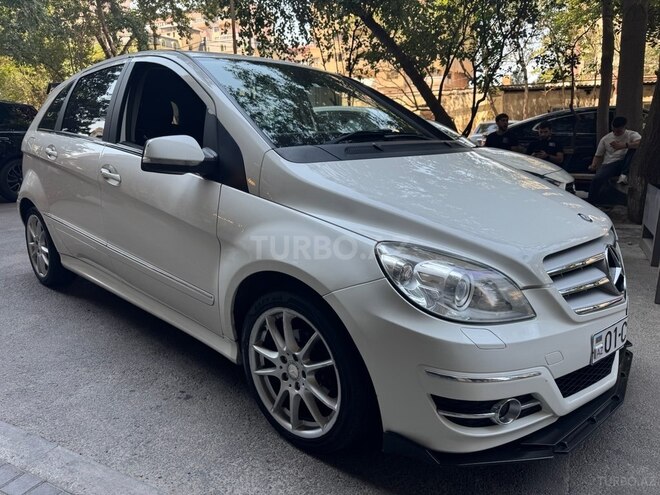 Mercedes B 180 2010, 119,647 km - 1.7 л - Bakı