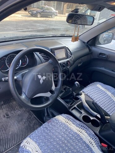 Mitsubishi L200 2015, 123,971 km - 2.5 l - Bakı