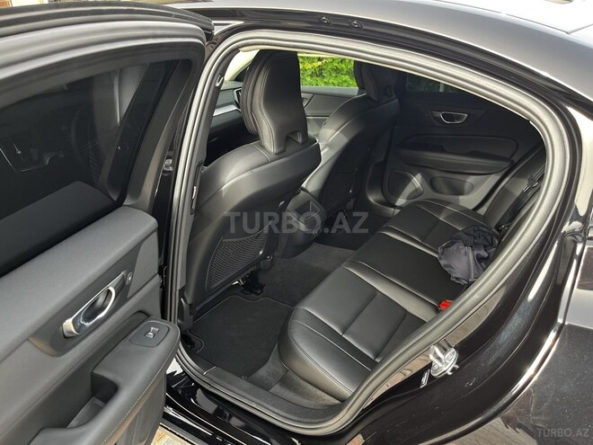 Volvo S60 2024, 2,850 km - 2.0 l - Bakı