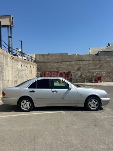 Mercedes E 230 1995, 300,000 km - 2.3 l - Bakı