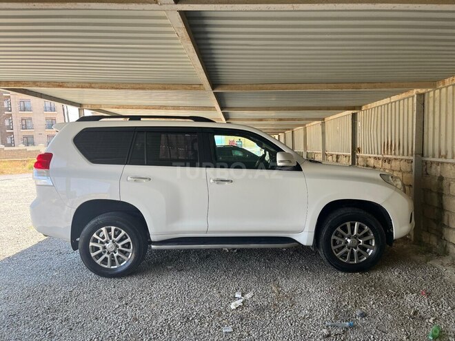 Toyota Land Cruiser Prado 2010, 243,000 km - 3.0 л - Bakı