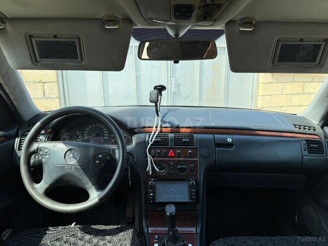 Mercedes E 200 d 1999, 680,129 km - 2.0 l - Qobustan