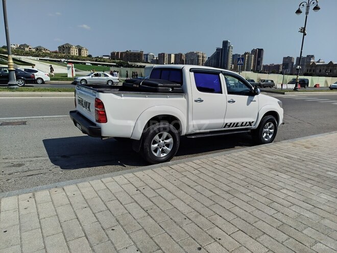 Toyota Hilux 2013, 235,131 km - 2.5 l - Bakı