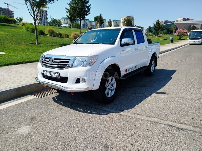 Toyota Hilux 2013, 235,131 km - 2.5 l - Bakı