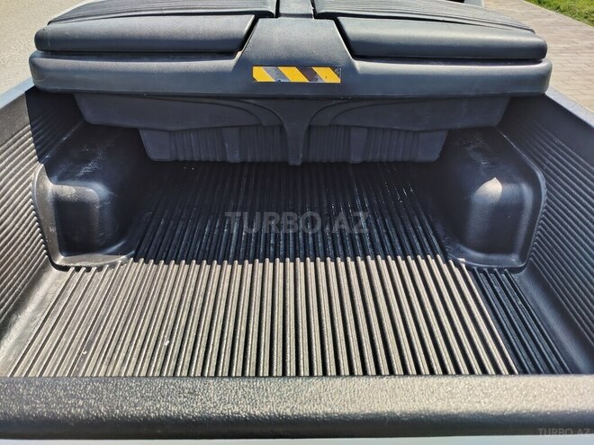 Toyota Hilux 2013, 235,131 km - 2.5 l - Bakı