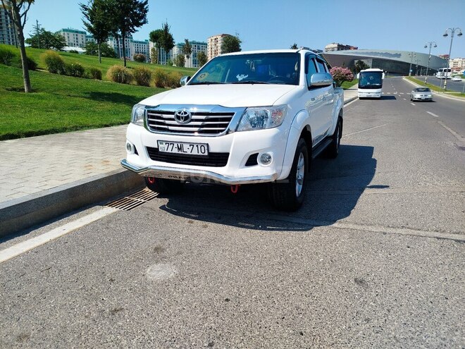 Toyota Hilux 2013, 235,131 km - 2.5 l - Bakı