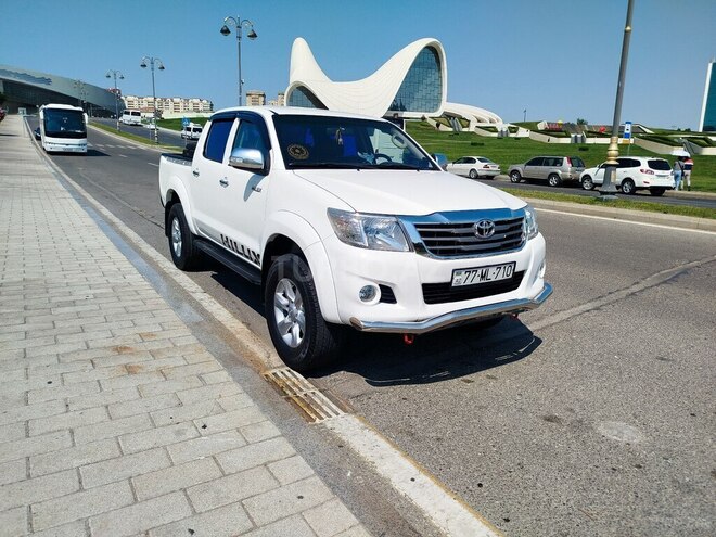 Toyota Hilux 2013, 235,131 km - 2.5 l - Bakı