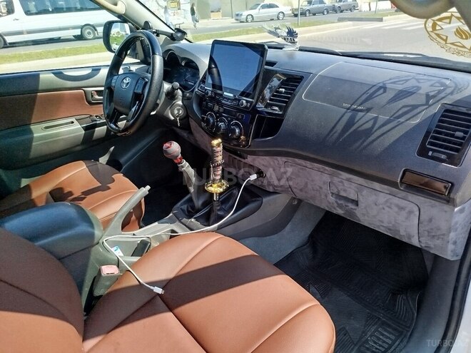 Toyota Hilux 2013, 235,131 km - 2.5 l - Bakı