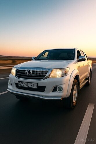 Toyota Hilux 2013, 235,131 km - 2.5 l - Bakı