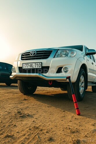 Toyota Hilux 2013, 235,131 km - 2.5 l - Bakı