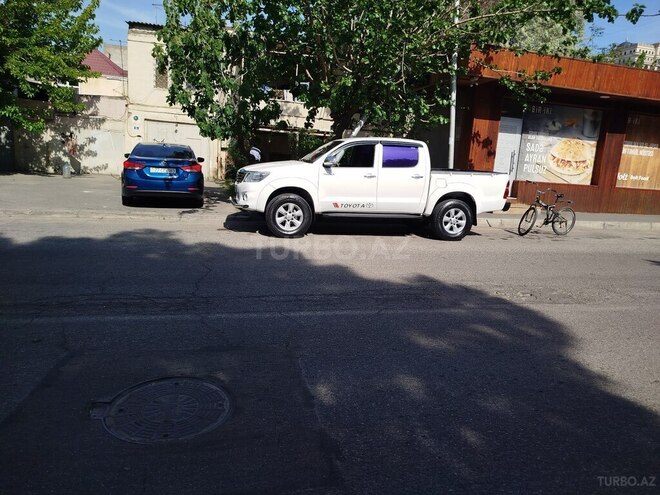 Toyota Hilux 2013, 235,131 km - 2.5 l - Bakı