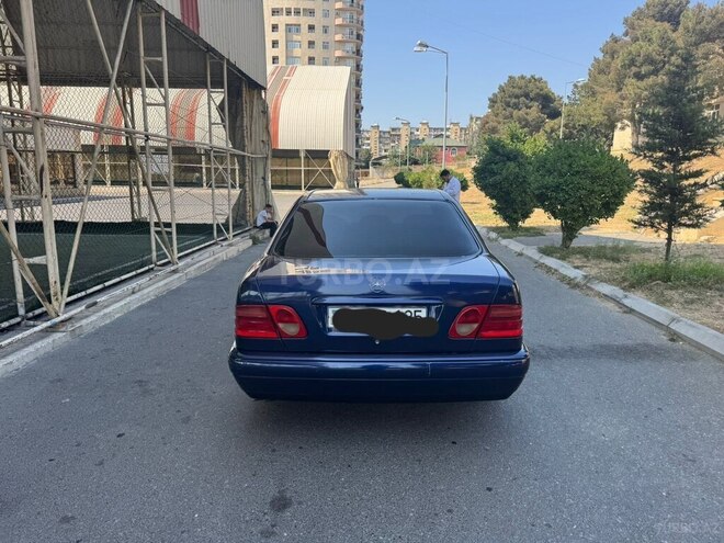 Mercedes E 240 1998, 263,550 km - 2.4 l - Bakı