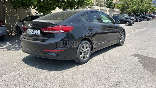 Hyundai Elantra 2018, 124,000 km - 2.0 l - Bakı