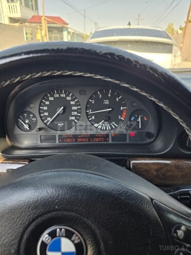 BMW 728-8
