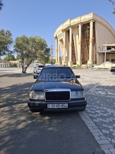 Mercedes E 300 d 1995, 250,000 km - 3.0 l - Bakı